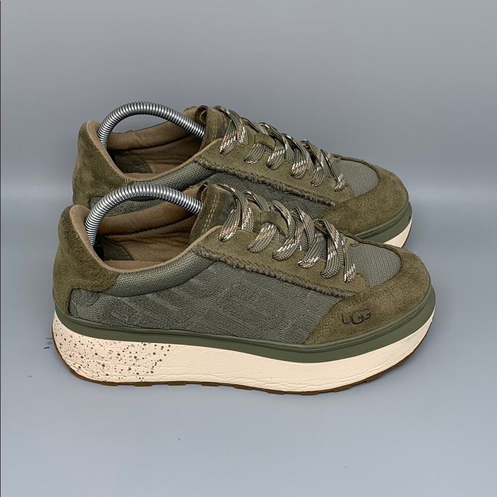 UGG‎ Marin Lace Logo Sneakers Women’s Sz 9.5